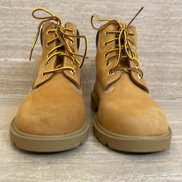 TIMBERLAND UEC Boys Size 2 Classic Waterproof Boots Wheat Lace-up non-marking - Picture 4 of 12